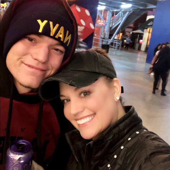 Meet your Posher, Peggi - Picture 4 of 8